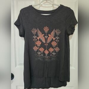 American Eagle Outfitters Charcoal Tee with Coral Floral & Hummingbird Graphic